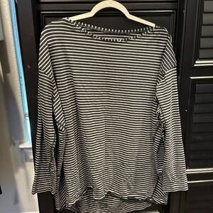 EUC Lululemon Back in Action Black and white striped long sleeve top, Size 16